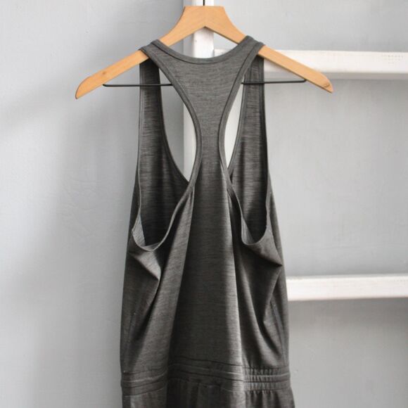 Vuori Lux Gray Heather Racerback Stretchy Jumpsuit Size Small - Picture 4 of 7